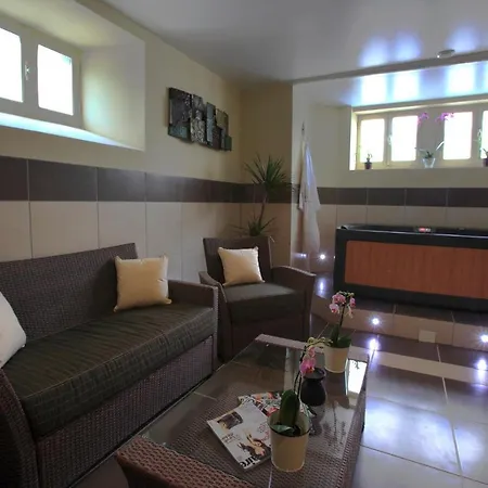 Bed & Breakfast La De